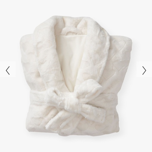 PB Teen Sweetheart Robe - Picture 3 of 10